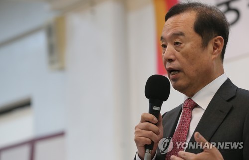 발언하는 김병준