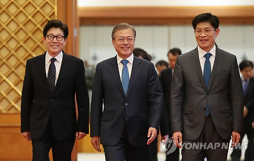 문 대통령, 신임 국무조정실장·환경부 장관과 함께
