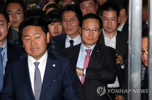회동 마친 홍영표, 김관영, 윤소하