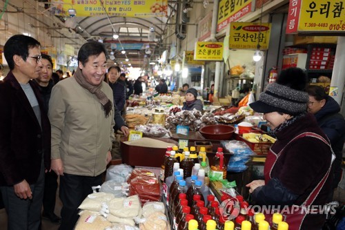 광주 양동시장 방문한 이낙연 총리