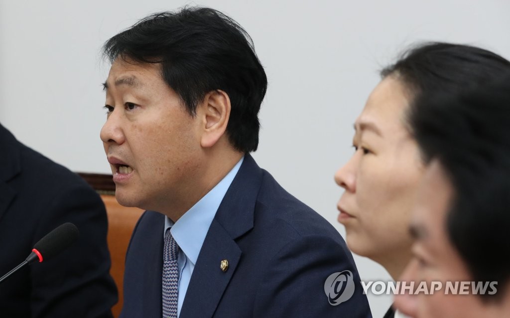 김관영 "정보위원장 자리 반납하는 것이 도리"
