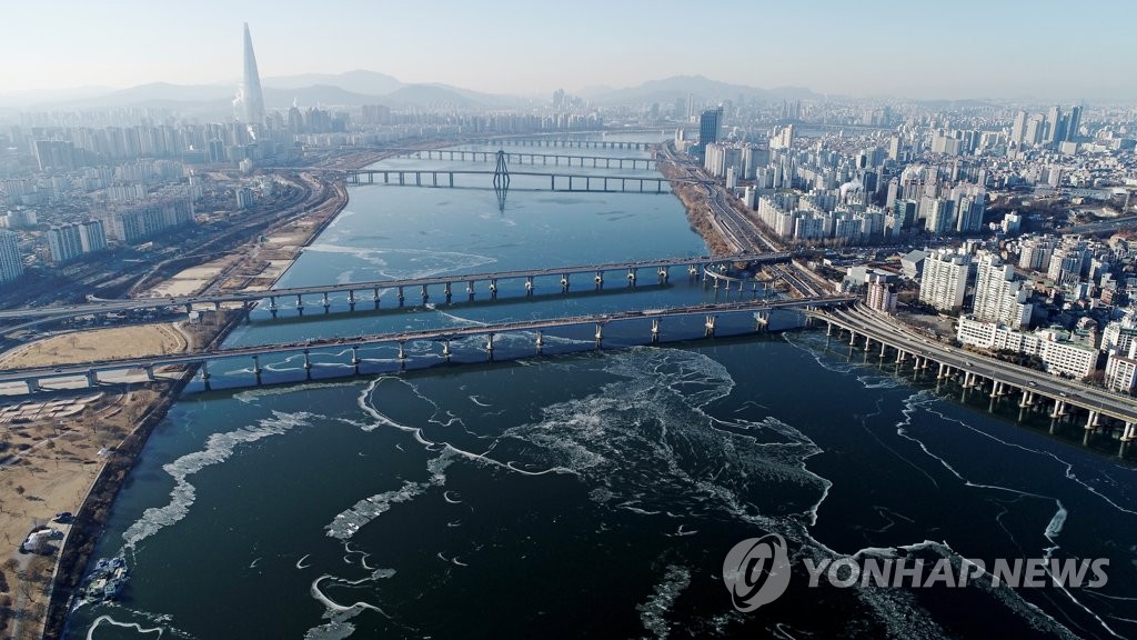 세밑 한파에 한강 꽁꽁