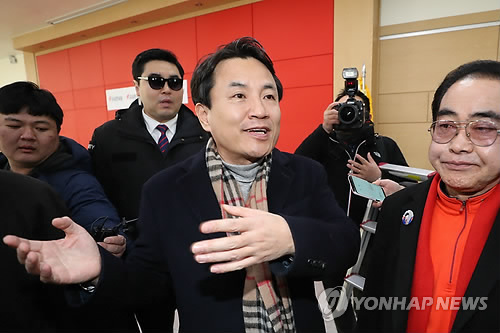 밝은 표정의 김진태 의원