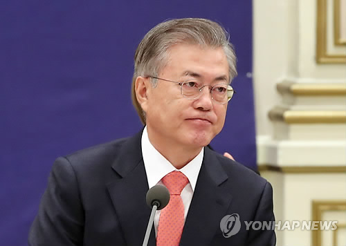 자영업자의 '하소연' 듣는 문 대통령