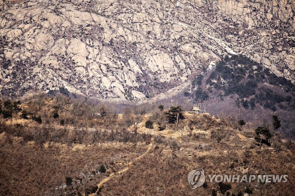 북한군 철수 GP 너머 금강산 구선봉