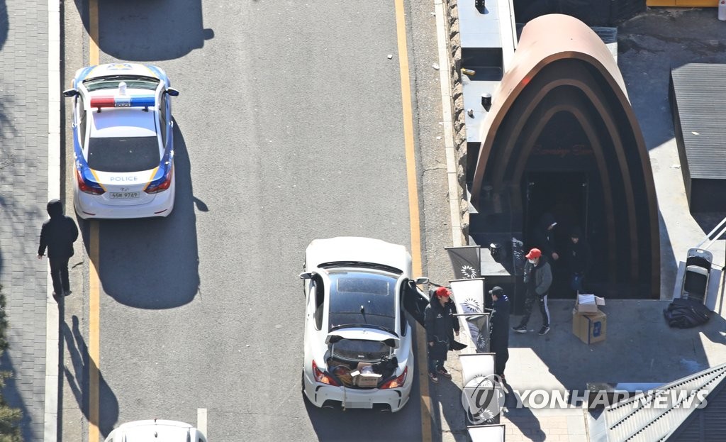 '폭행·마약 의혹' 버닝썬 영업 중단키로…직원들 "오늘이 끝"