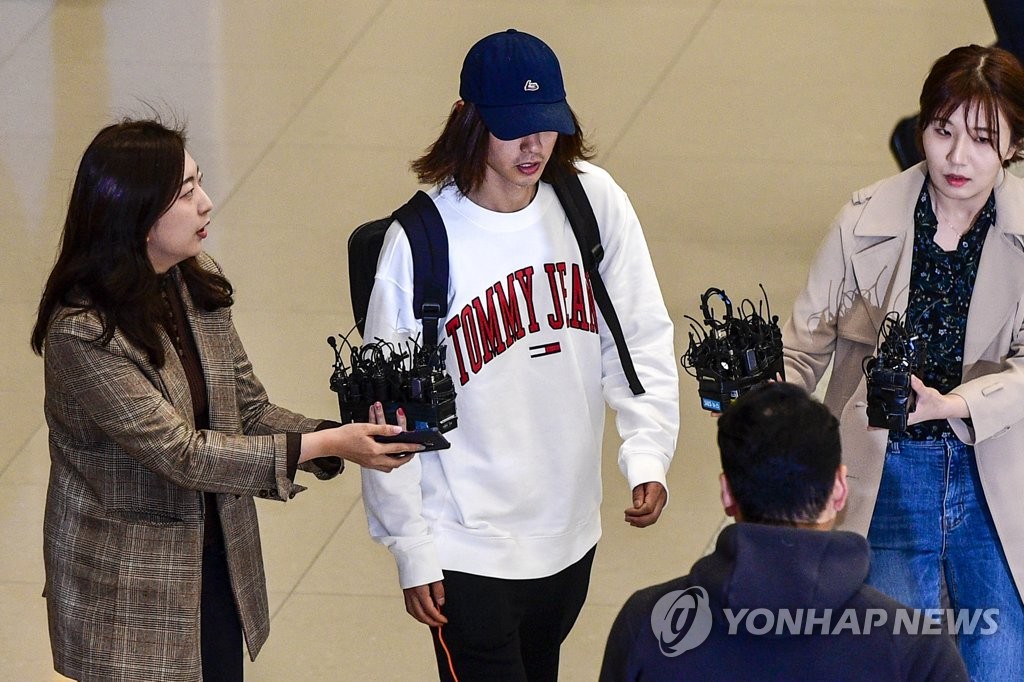 '성관계 몰카 혐의' 정준영 귀국