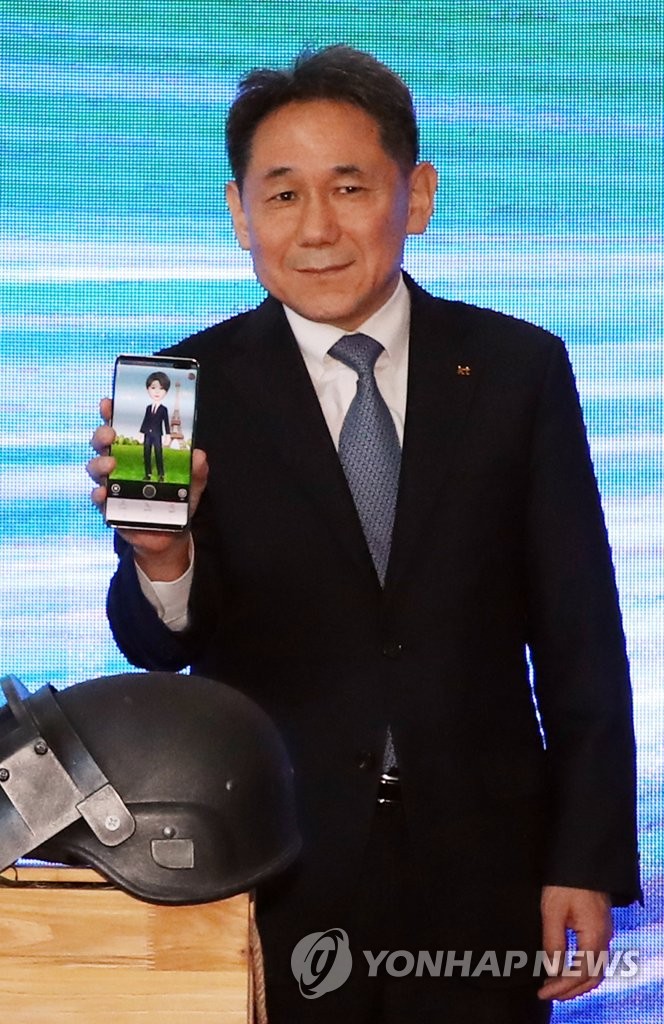 5G서비스 선보이는 이필재 부사장
