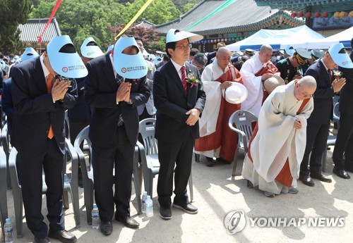 은해사 봉축 법요식 참석한 황교안 대표