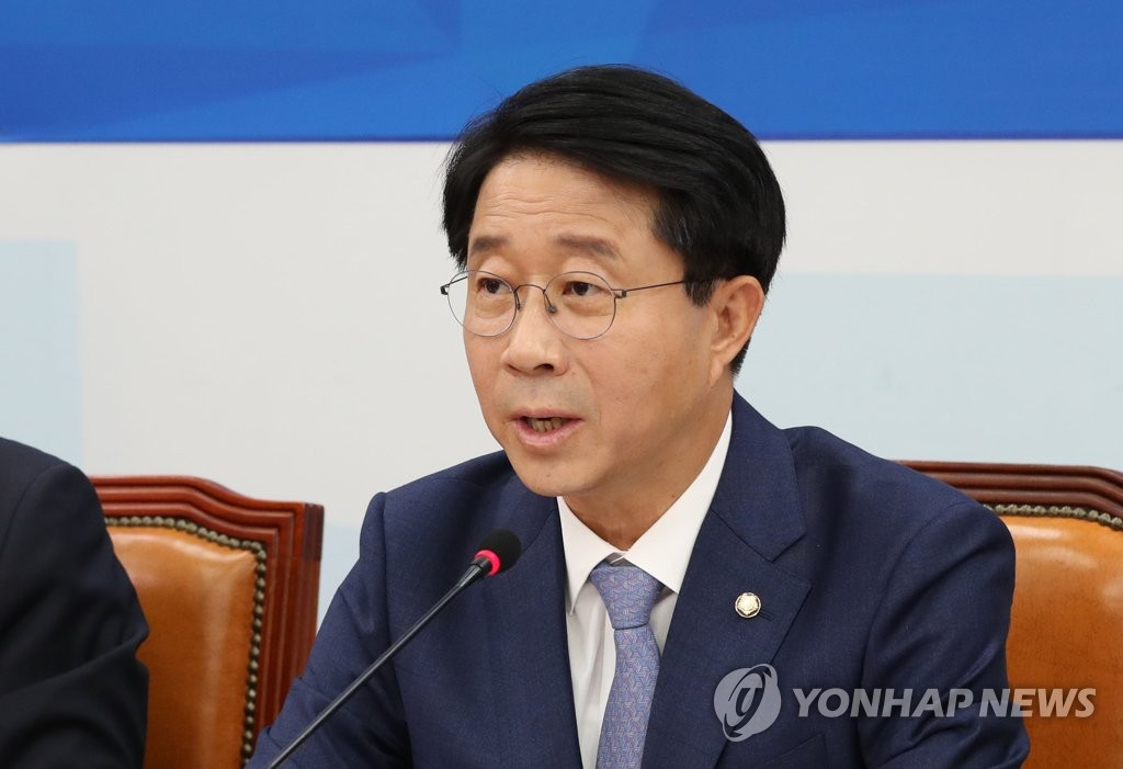 발언하는 조정식 정책위의장