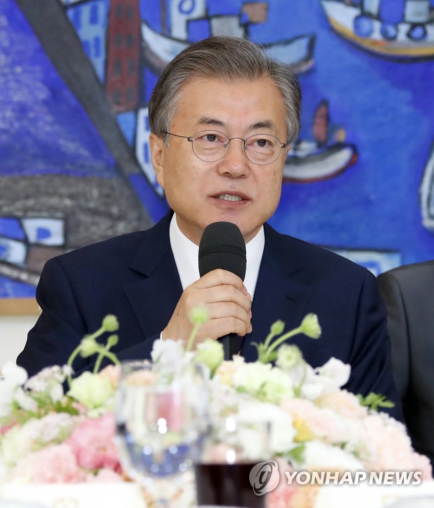 문 대통령, 한미 군 주요 지휘자와 오찬