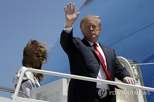 일본 방문 위해 출국하는 트럼프