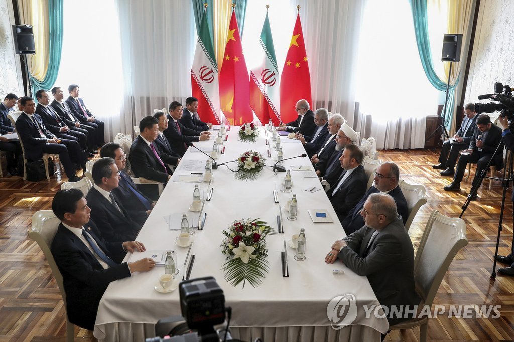SCO 정상회의서 시진핑·이란 대통령 회동