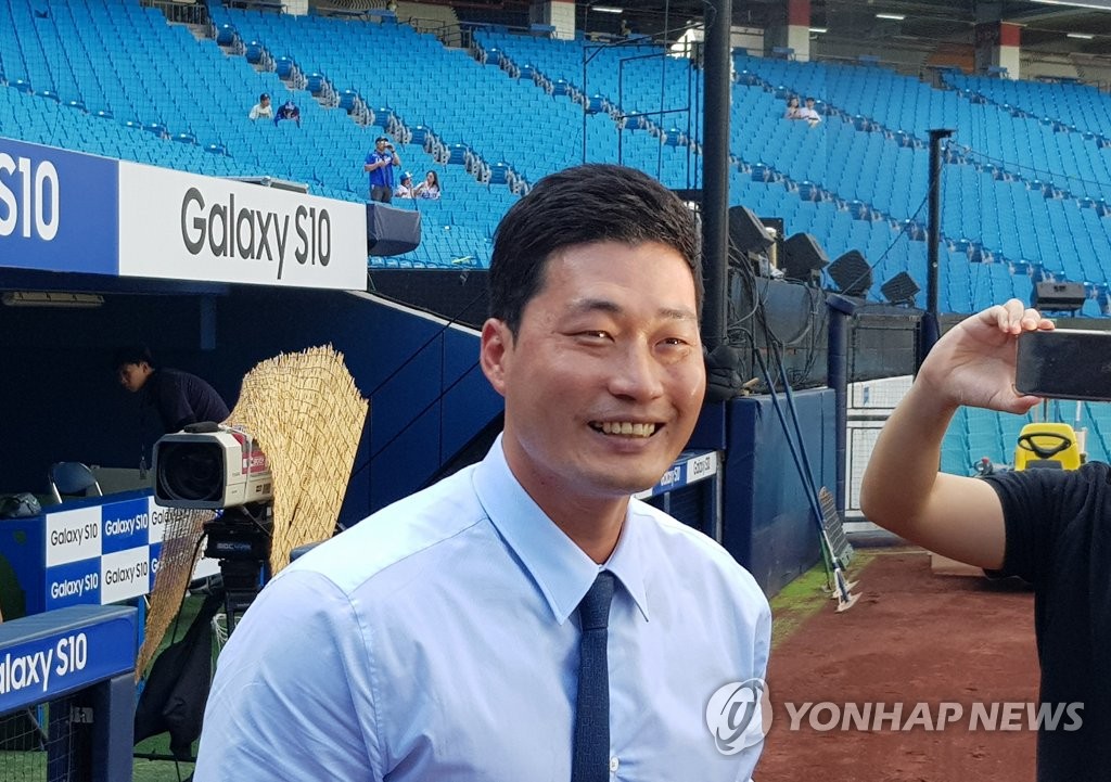 Oh Seung-hwan of the Samsung Lions visits Daegu Samsung Lions Park in Daegu, 300 kilometers southeast of Seoul, on Aug. 10, 2019. (Yonhap)