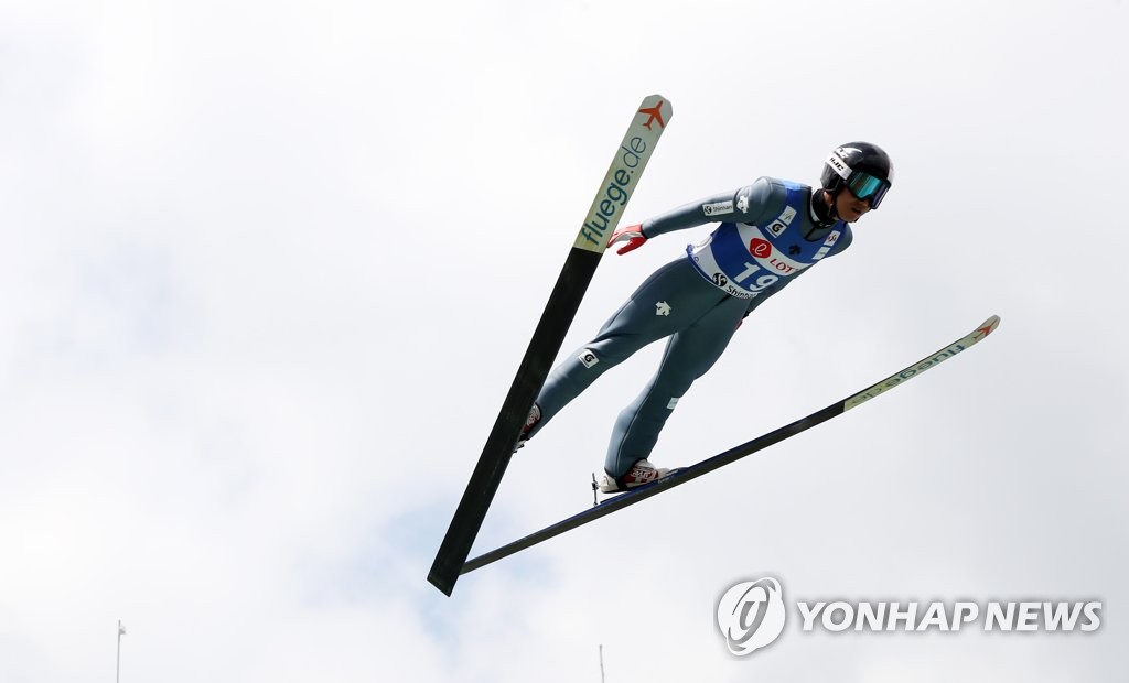 '창공을 가르며'…2019 평창 스키점프 국제스키연맹(FIS)컵 대회