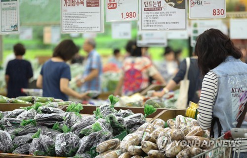 8월 소비자물가 사상 첫 0.0%…'물가지수로는 마이너스'