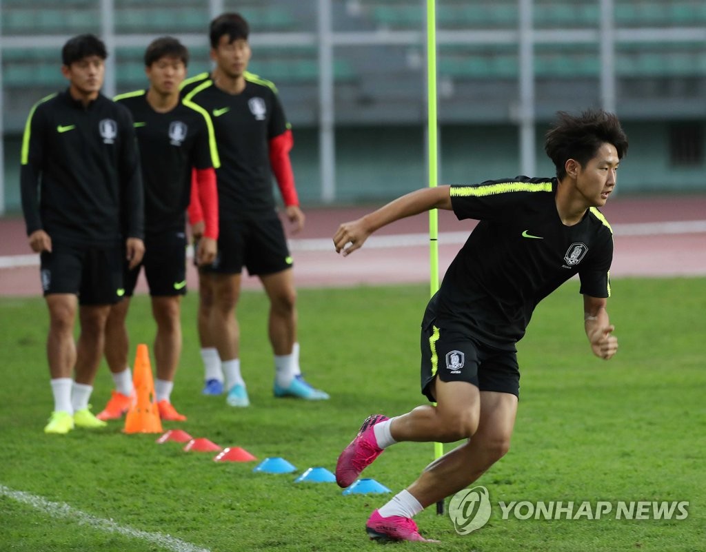 몸 푸는 이강인