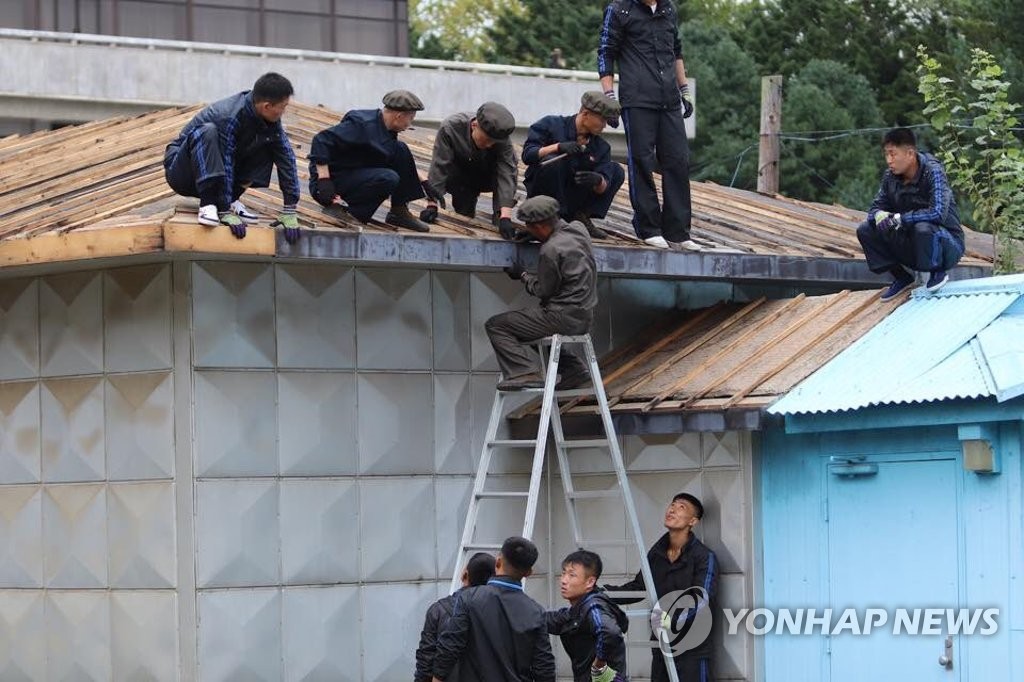 남북·유엔사, JSA 건물 피해복구…사상 첫 3자협력 보수