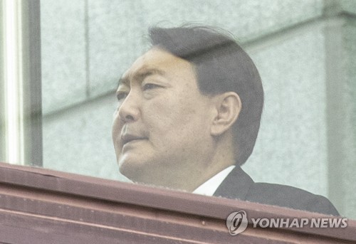 식당 향하는 윤석열 검찰총장
