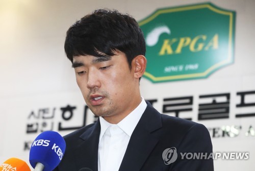 질문에 답하는 김비오