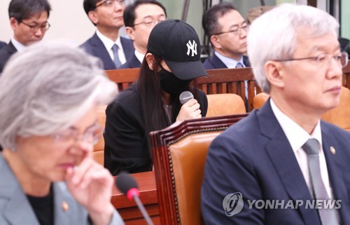 국정감사 출석한 멕시코서 '인신매매 누명' 주장 여성