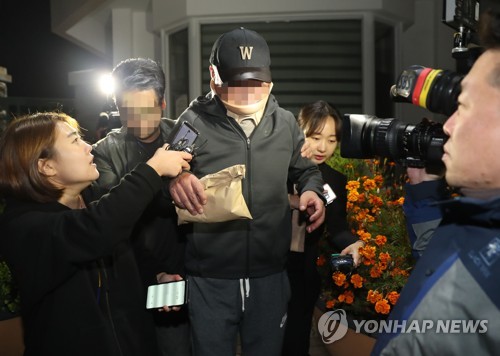 '웅동학원 비리 의혹' 조모씨 영장 기각