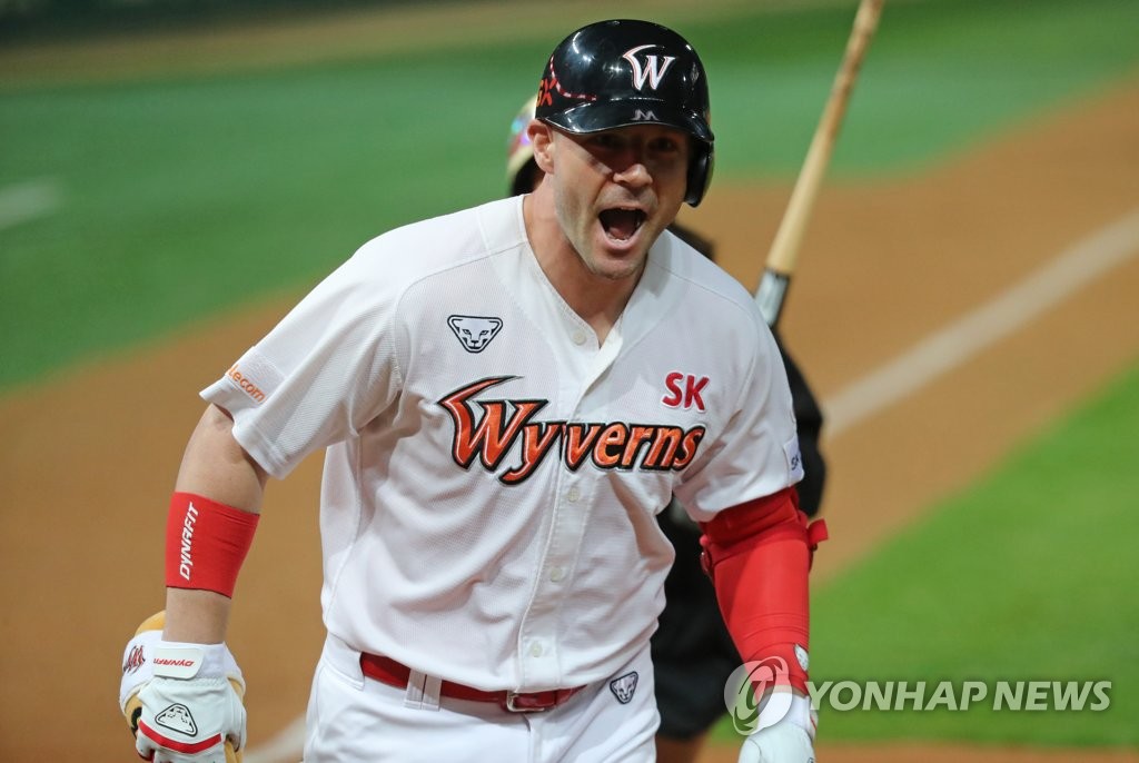 In this file photo from Oct. 15, 2019, Jamie Romak of the SK Wyverns celebrates his solo home run against the Kiwoom Heroes in the bottom of the second inning of a Korea Baseball Organization postseason game at SK Happy Dream Park in Incheon, 40 kilometers west of Seoul. (Yonhap)