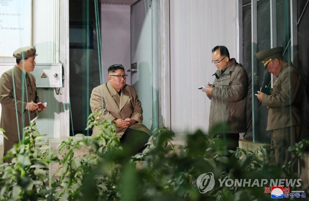 북한 김정은, 경성군 중평남새온실농장·양묘장 건설장 시찰