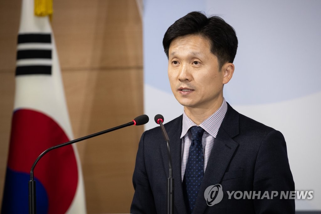 정부, 북한 주민 2명 추방조치 '16명 살인사건 연루'