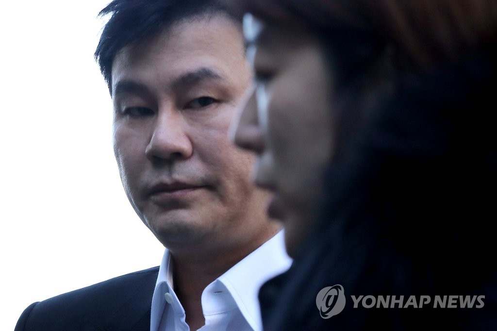 양현석 전 대표, 피의자 신분으로 경찰 출석