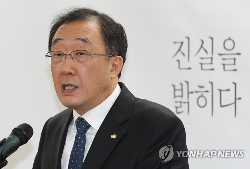 전원위원회 결과 브리핑하는 문호승 소위원장