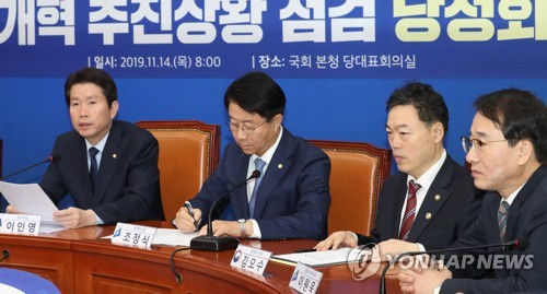 이인영 발언 듣는 김오수