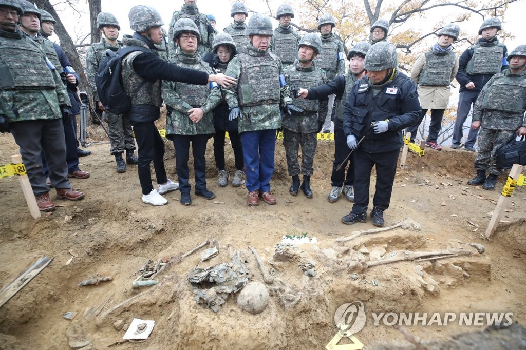 유해발굴 현장 방문한 이낙연 총리