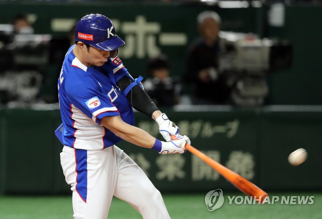 선취 홈런 날리는 김하성