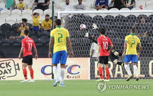 추가 실점하는 한국