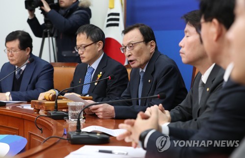 발언하는 민주당 이해찬 대표