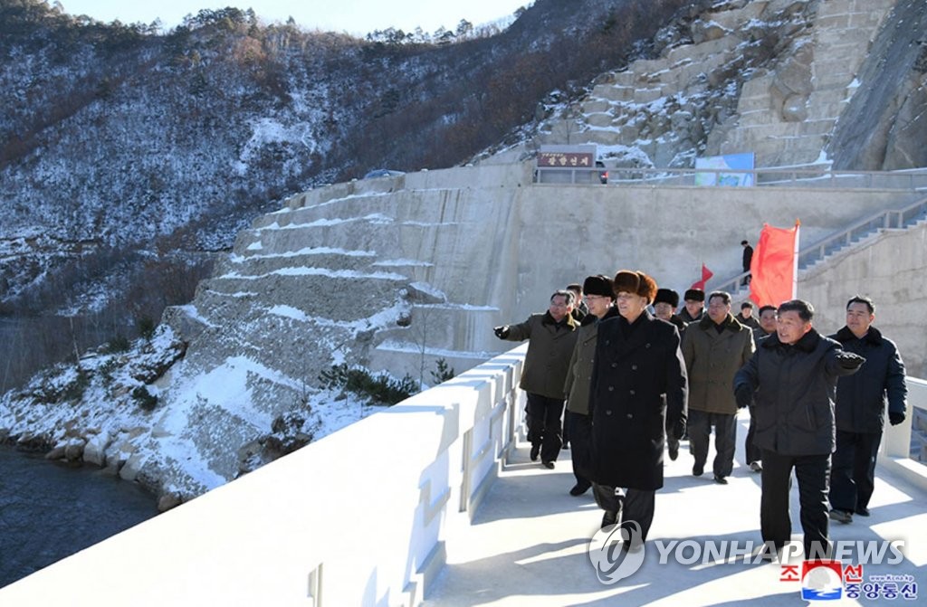 김정은 '공사지연 질책' 북한 어랑천발전소 팔향댐 준공