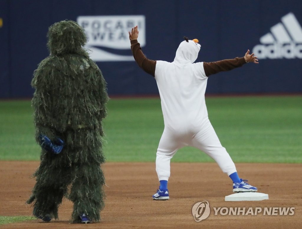 안타 친 올라프