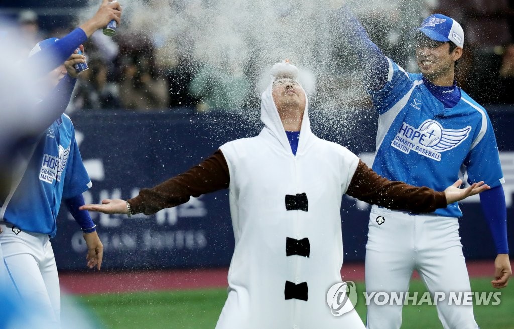 야구장에 등장한 올라프