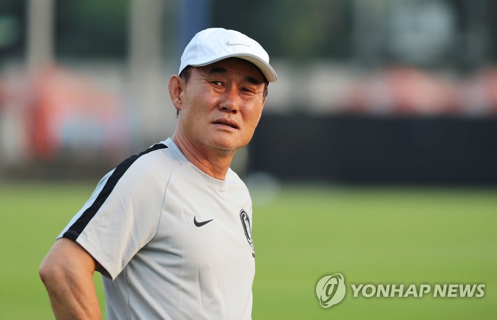 보안 신경쓰는 김학범