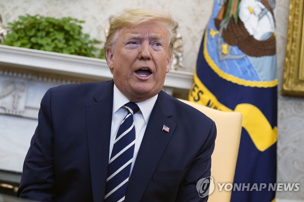 "트럼프 '주한미군이 미국 안전하게 해주지않아…한국 돈내라'"