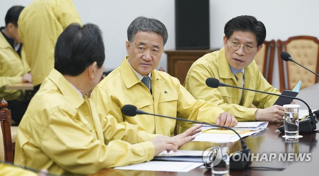 정세균 총리, 코로나19 긴급보고