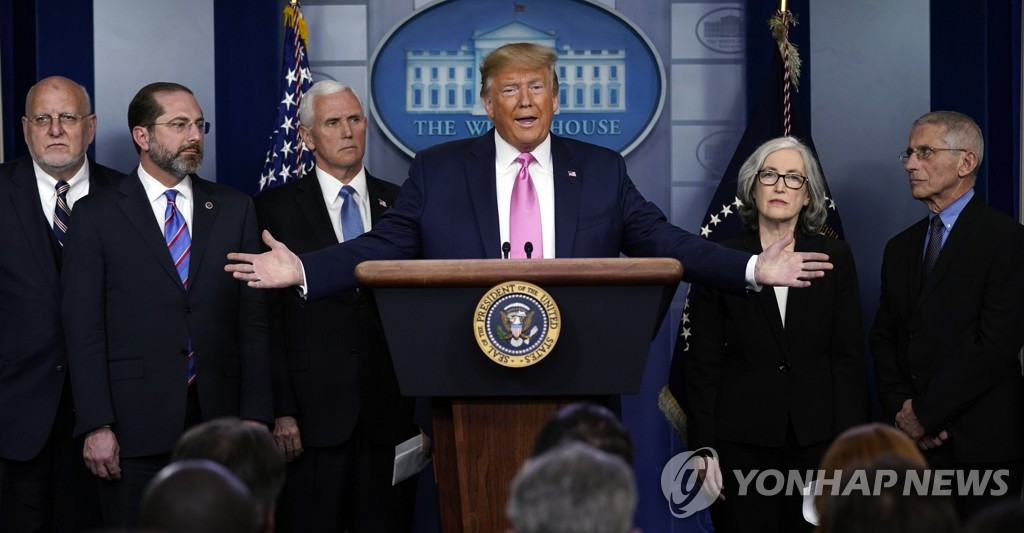트럼프, 한국 등 입국제한 "적절한때 할수 있지만 지금은 아냐"