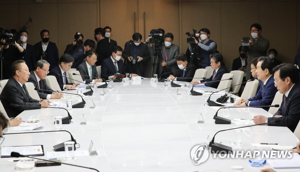 PM meets biz leaders PM meets biz leaders