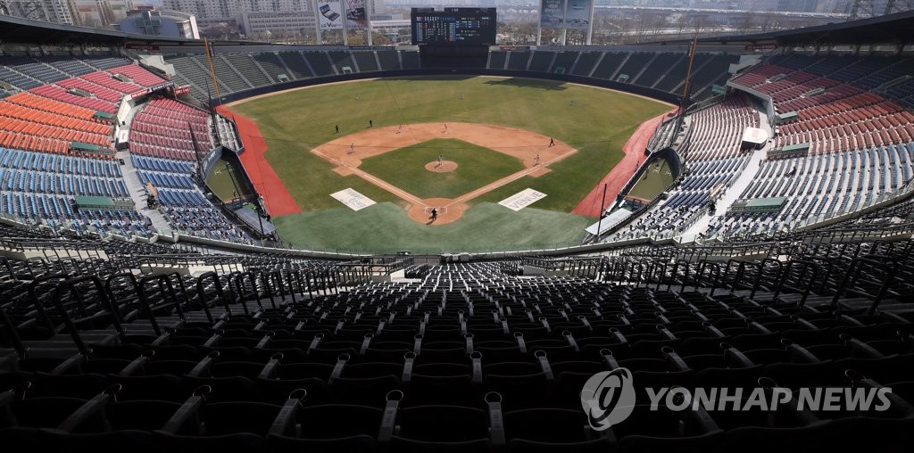 프로야구 개막, 앞날은 알 수 없지만