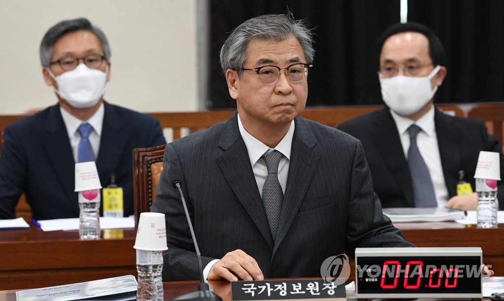 South Korea's spy agency chief Suh Hoon (C) prepares to speak at a parliamentary committee meeting at the National Assembly on May 6, 2020. (Yonhap)
