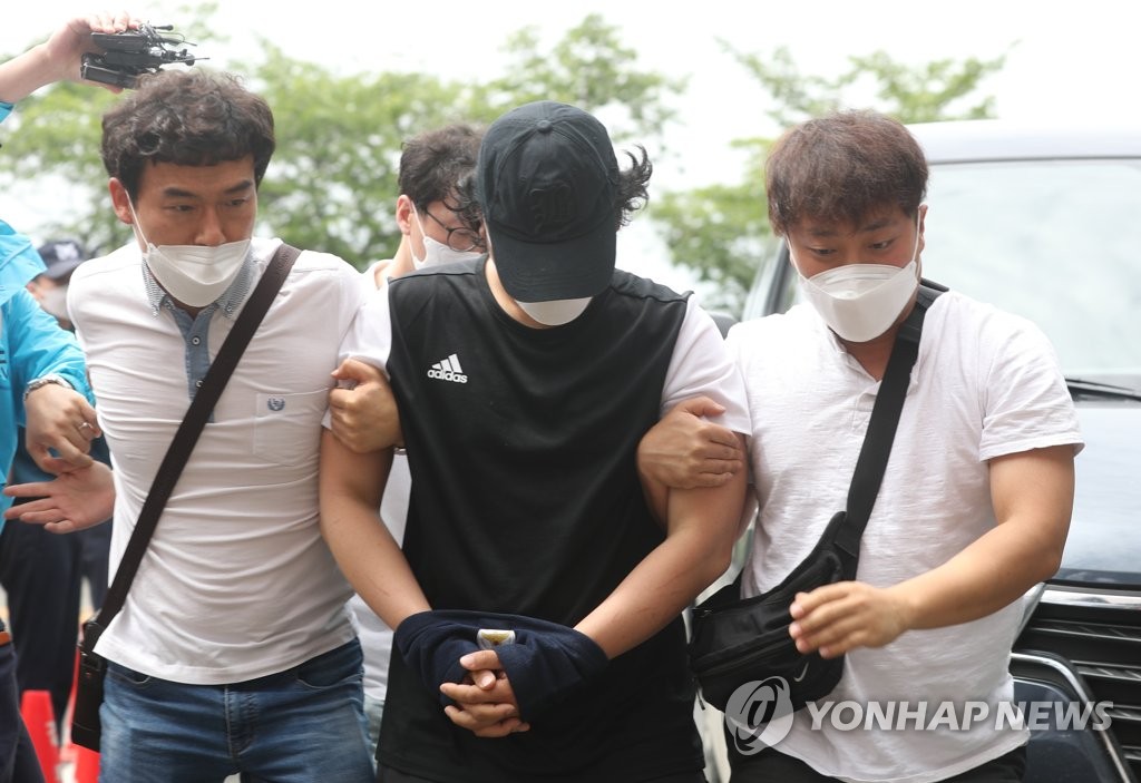 아동학대 계부 경찰 조사