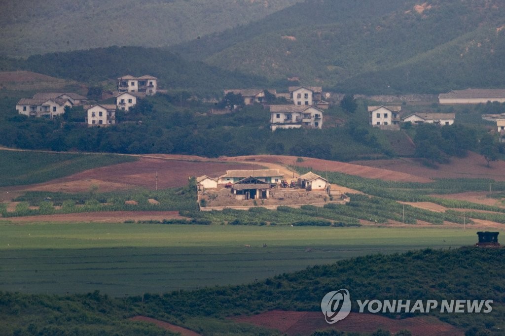 '적막한 북녘'…북한 황해북도 개풍군 일대