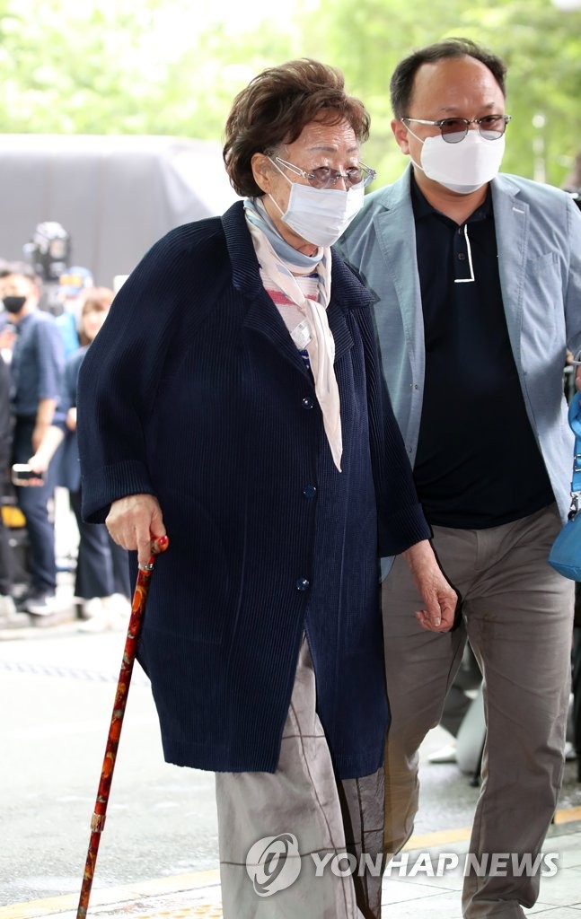 이용수 할머니, 박원순 서울시장 빈소 조문