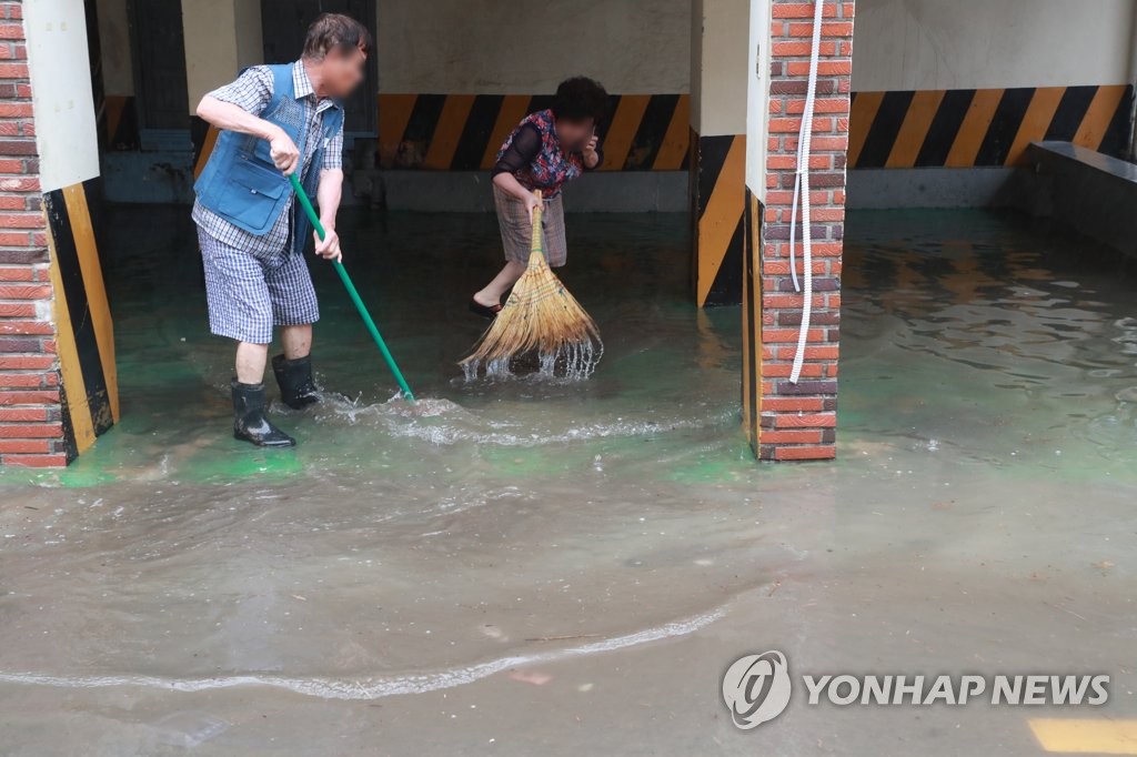 200㎜ 물 폭탄 부산…곳곳에서 피해 속출
